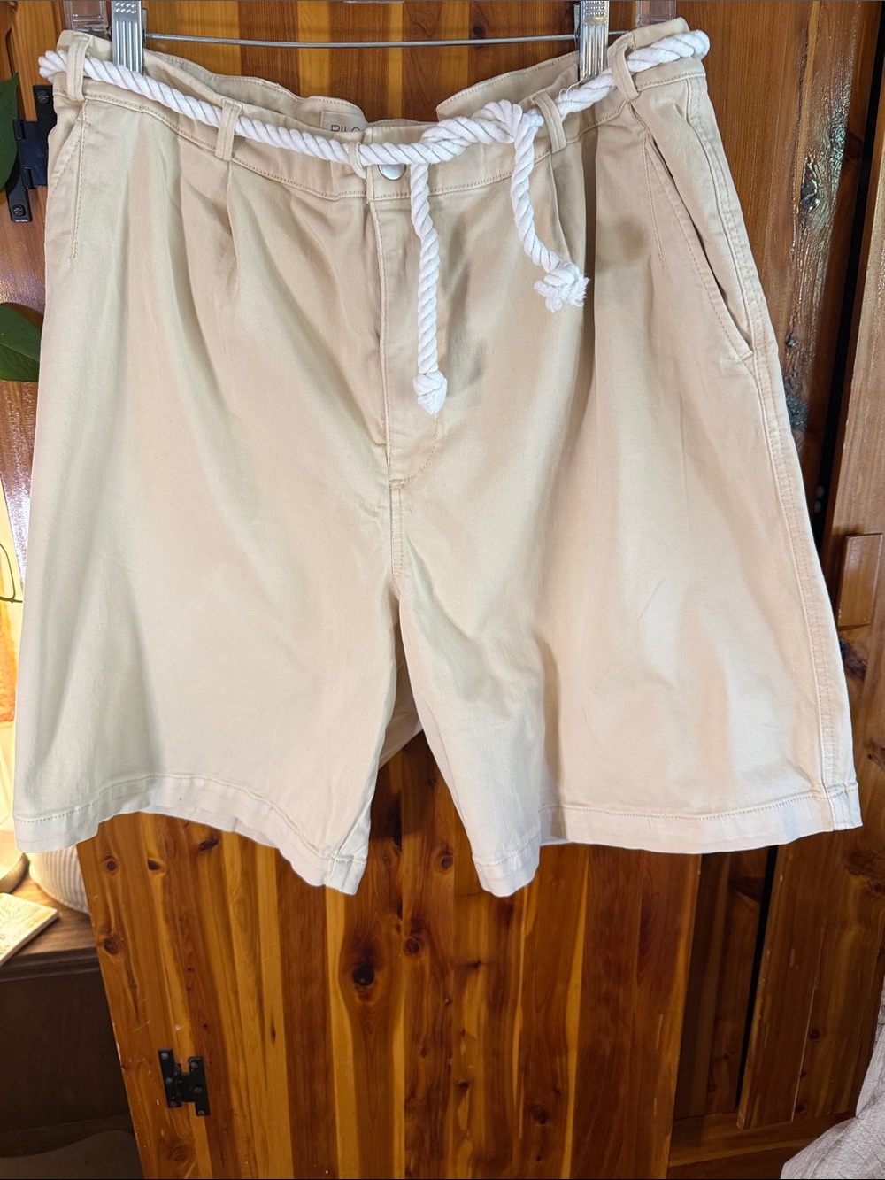 Casual Beige Women’s Rope-Belt Shorts